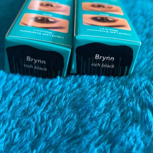 Bundle of 2 Thrive Causemetics Mascara - Picture 5 of 6